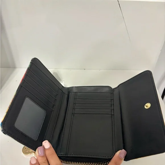 Brand New Floral Wallet Shiny - Picture 4 of 4